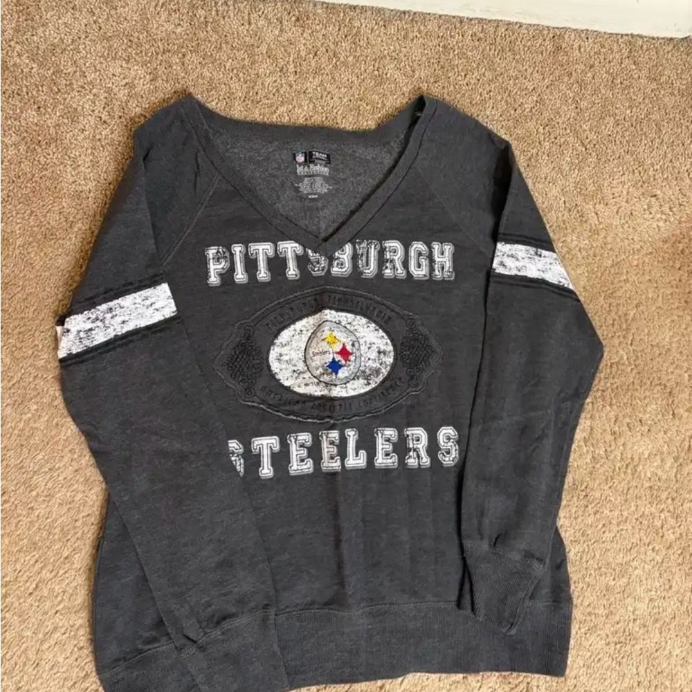 Pittsburgh Steelers Gray V-Neck Sweatshirt